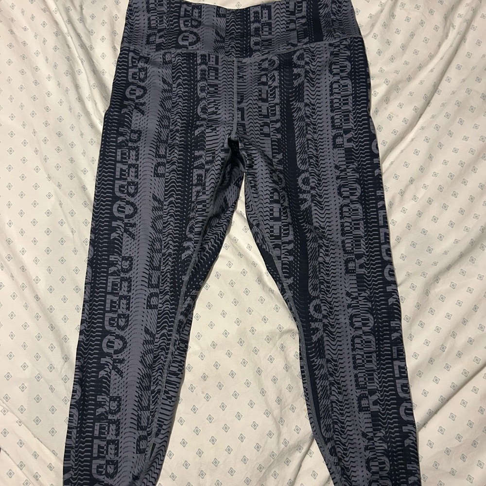 4/$10 Reebok Grey Patterned Leggings